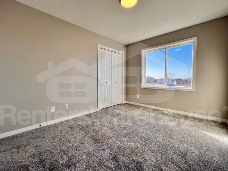 Building Photo - 7000 Lake Hill Dr