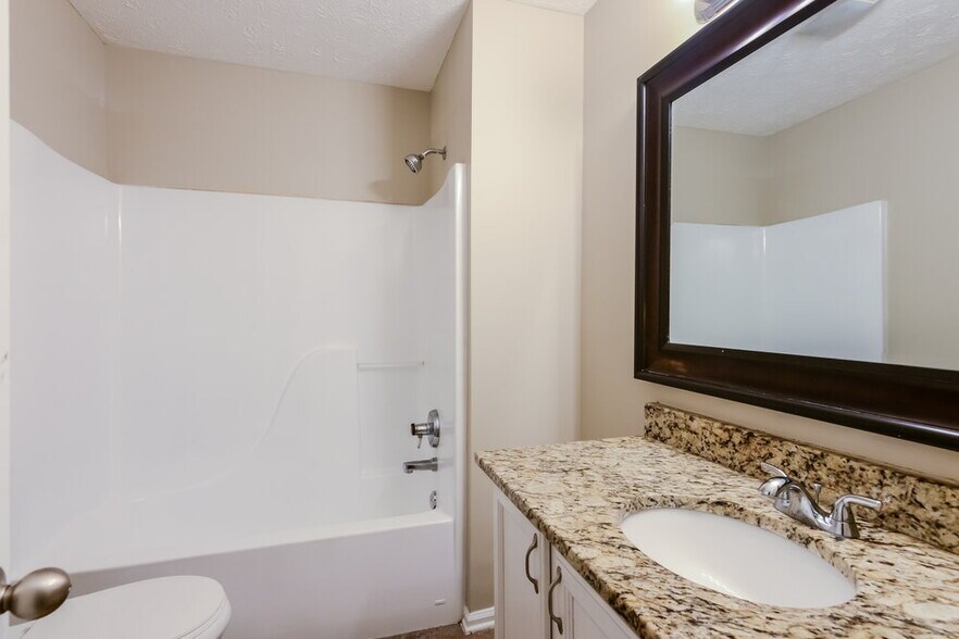 Building Photo - 8570 Eagles Nest Dr