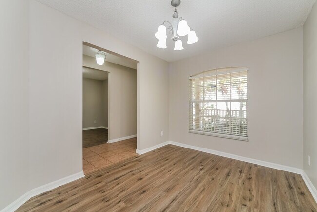 Building Photo - 214 Pleasant Hill Dr