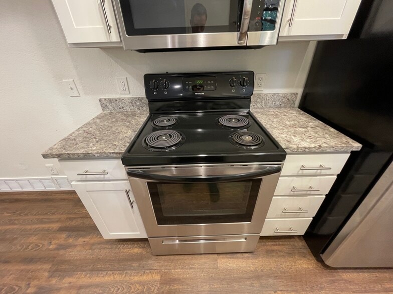 Building Photo - 6893 S Countrywoods Cir