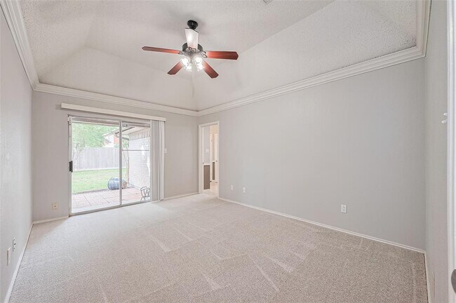 Building Photo - 2502 Knollbrook Ln
