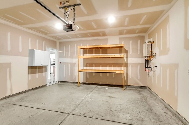 Building Photo - Quiet Comfort Near Cane Bay