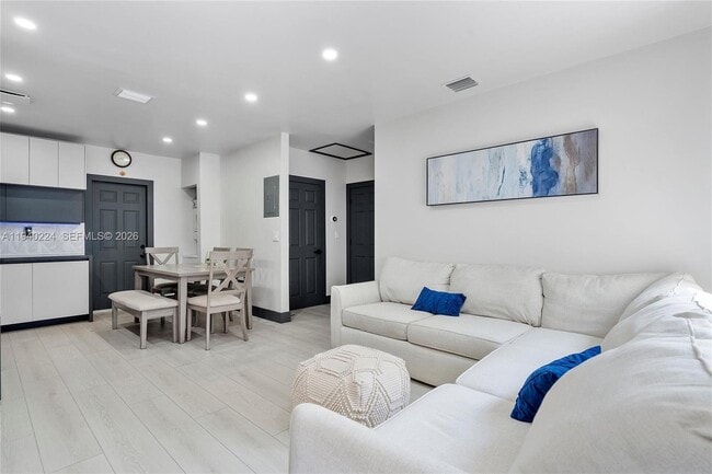 Building Photo - 100 NE 71st St