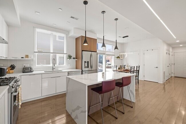 Building Photo - 86 Fremont St