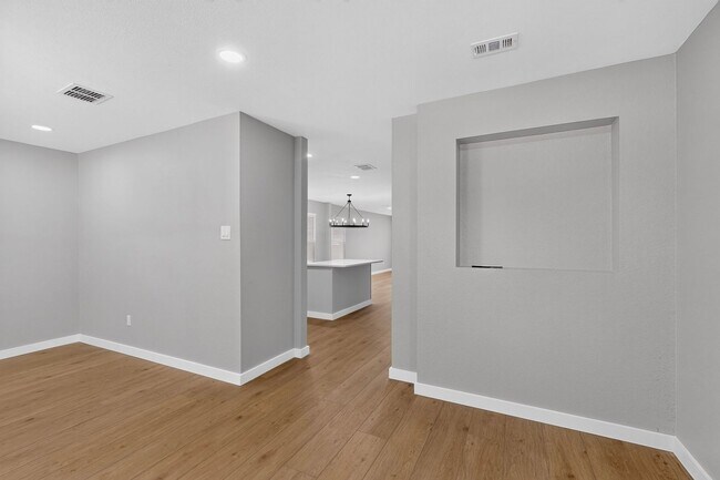 Building Photo - Spacious Renovation Ready To Be Called Home!!!