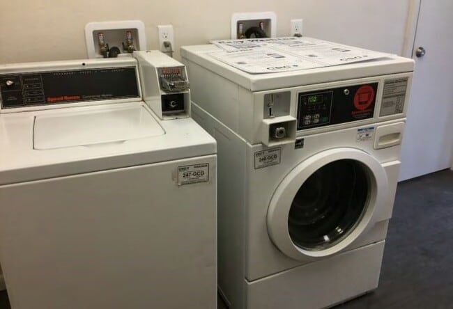 Building Photo - 402 Hinojosa Dr