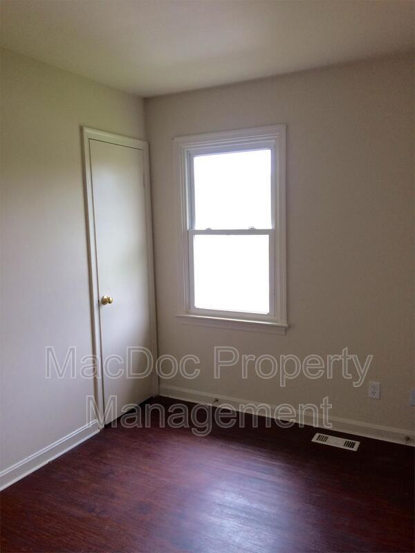 Building Photo - 298 Red Oak Dr