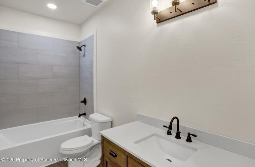 Second bath - 340 Lake View Rd