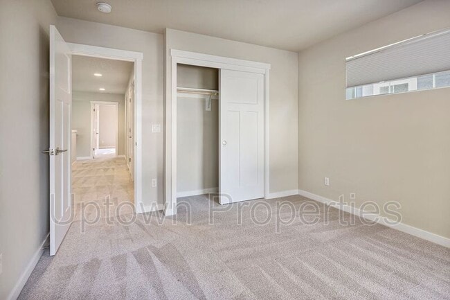 Building Photo - 4366 SE Lone Oak St