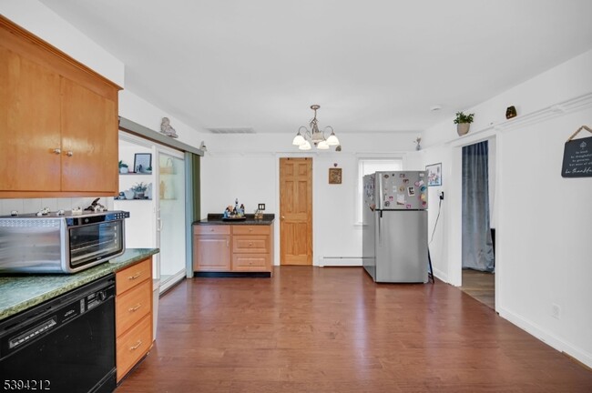 Building Photo - 328 Minute Arms Rd