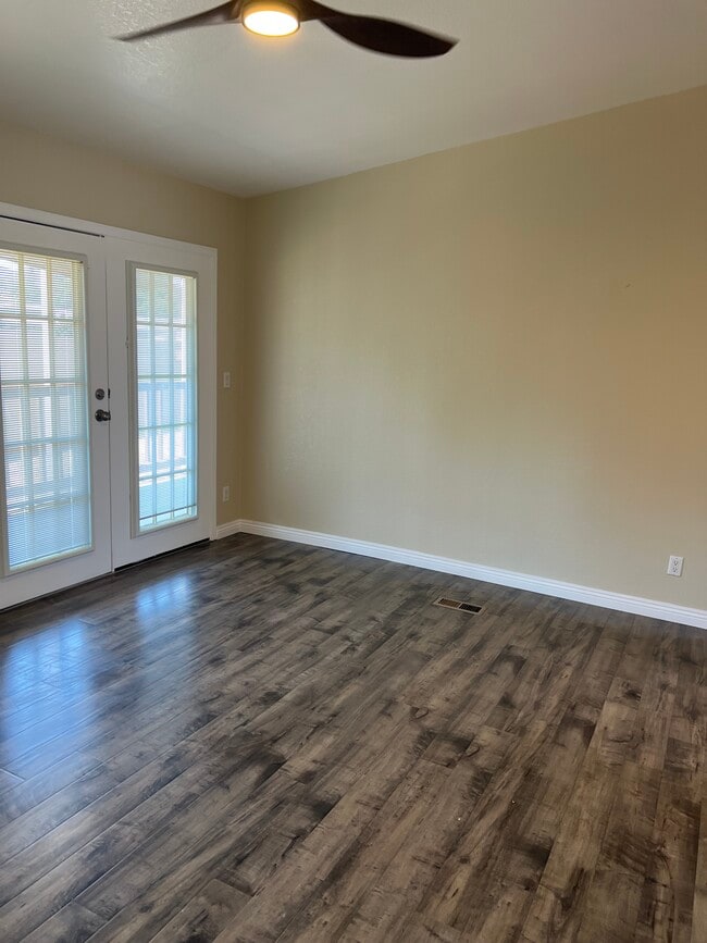Building Photo - 1750 W Citracado Pkwy