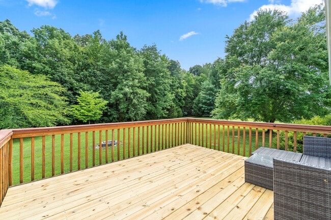 Building Photo - Adorable Home in Pleasant View- COMING SOON!