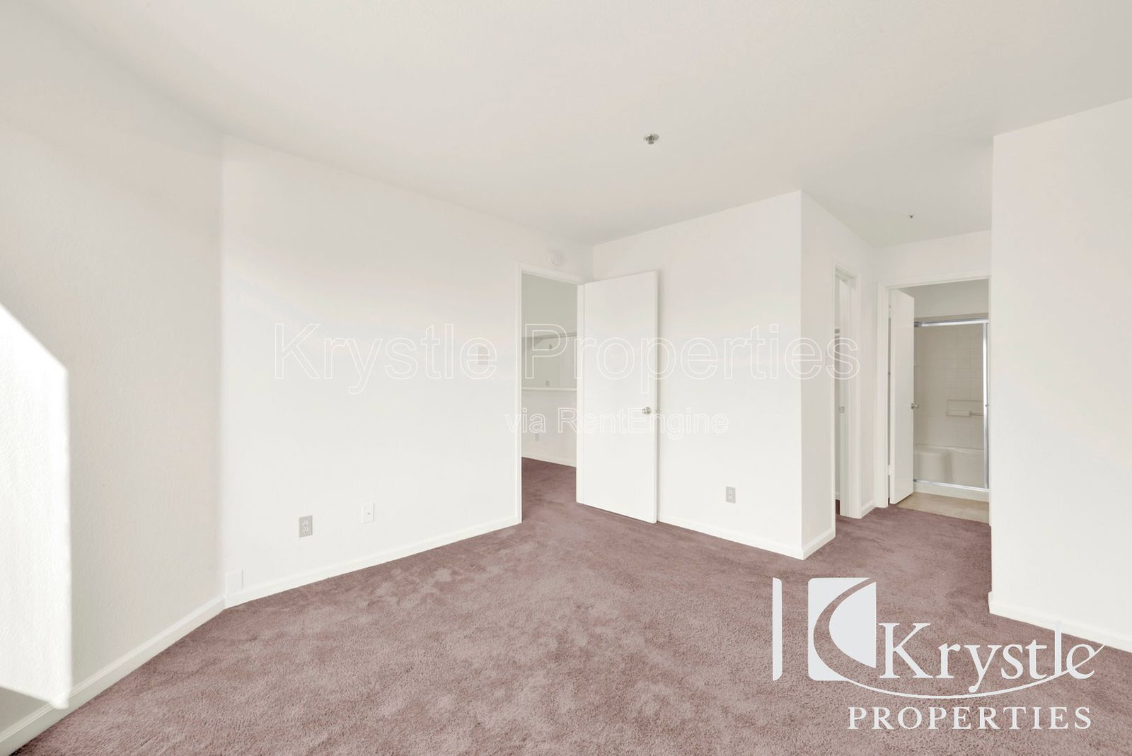 Building Photo - 1201 Glen Cove Pkwy