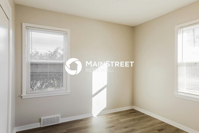 Building Photo - 3 Bedroom Pet-Friendly Home in OVERLAND PA...