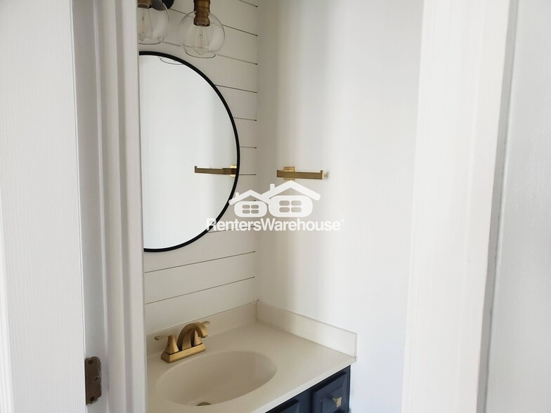 Building Photo - 4935 Tanners Spring Dr