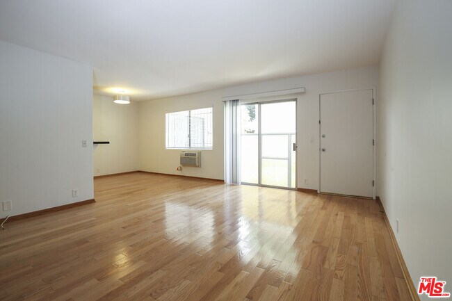 Building Photo - 1608 S Bentley Ave