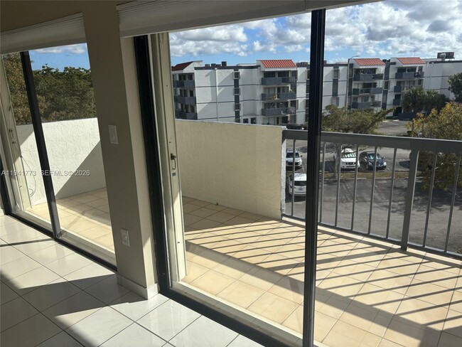 Building Photo - 5800 SW 127th Ave