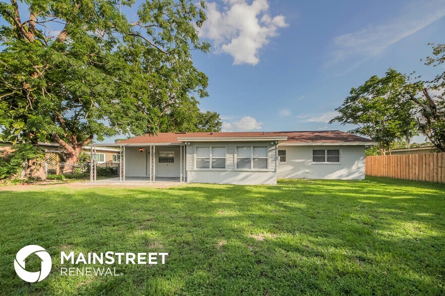 Building Photo - 417 Halsey St