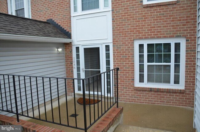 Building Photo - 1046 Spring Valley Ct