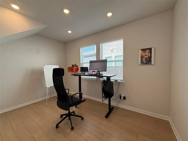 Building Photo - 437 Leeward Pass