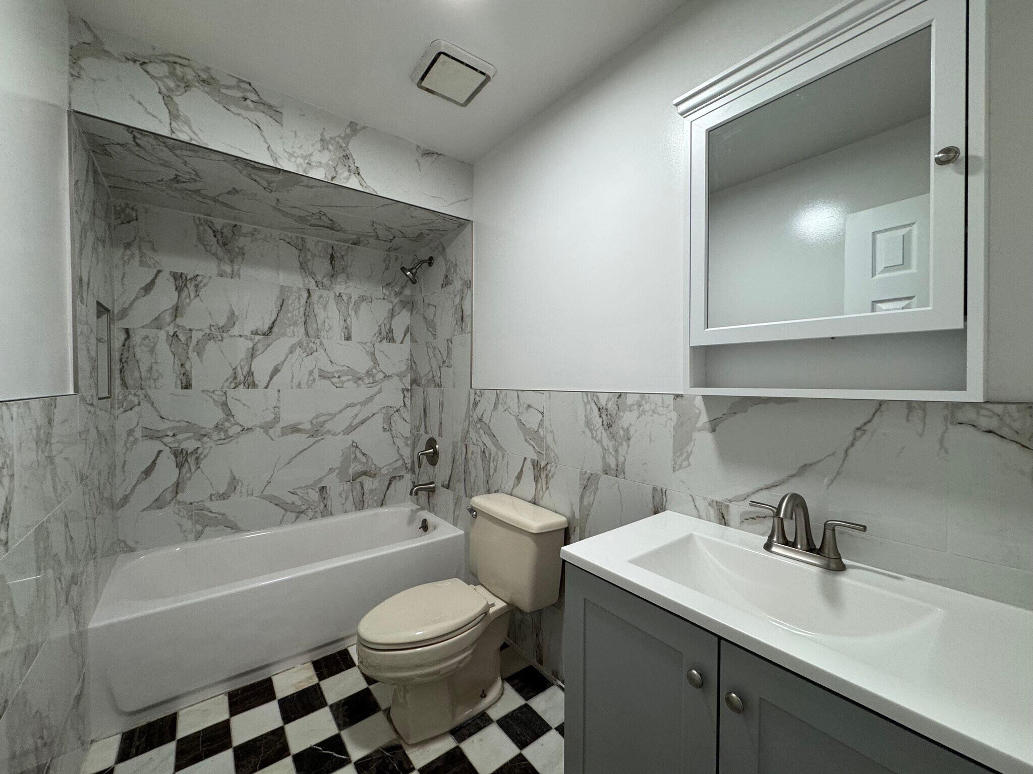 Hallway Bathroom - 192 Burnett Ave