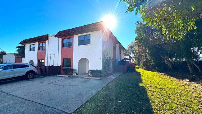 Building Photo - 910 Big Tree Rd