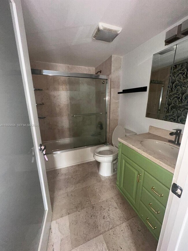 Building Photo - 540 Brickell Key Dr