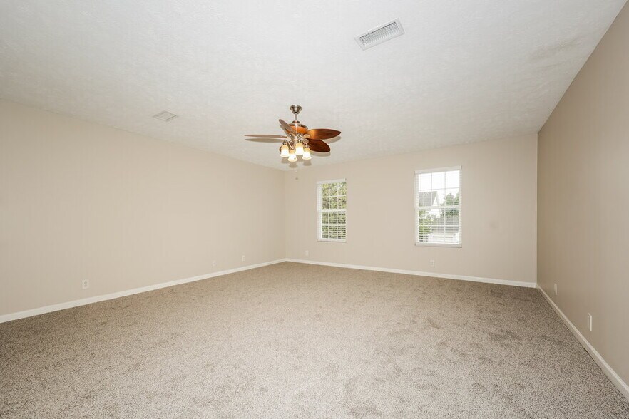 Building Photo - 4852 Nina Marie Ave