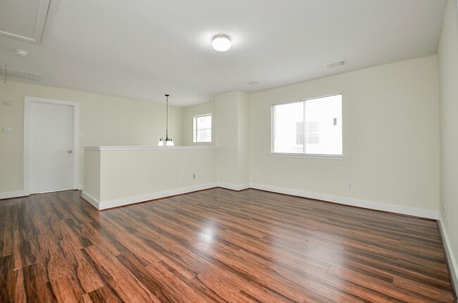 Building Photo - 11924 Prior Park Dr