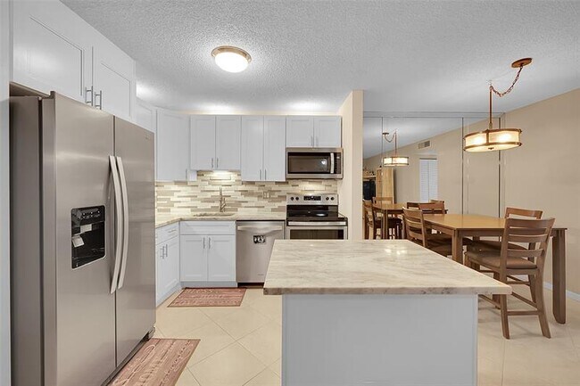 Building Photo - 9369 S Belfort Cir