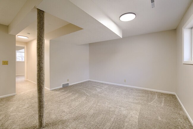 Building Photo - Great home in Millard