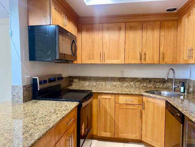 Building Photo - 800 Sea Spray Ln