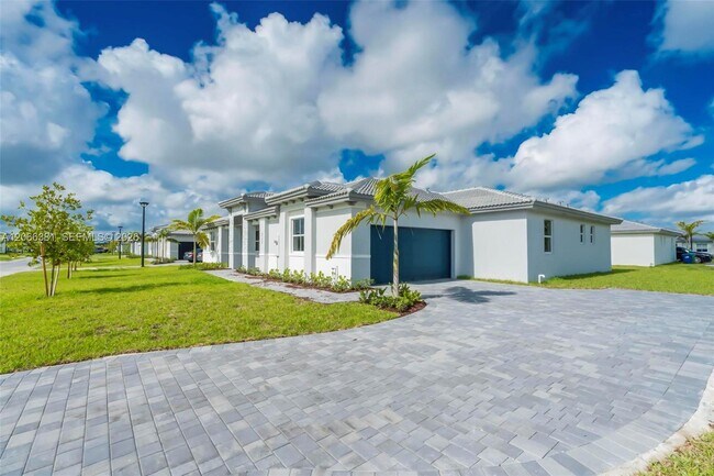 Building Photo - 27308 SW 159th Ct