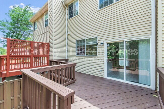 Building Photo - 5522 Jowett Ct