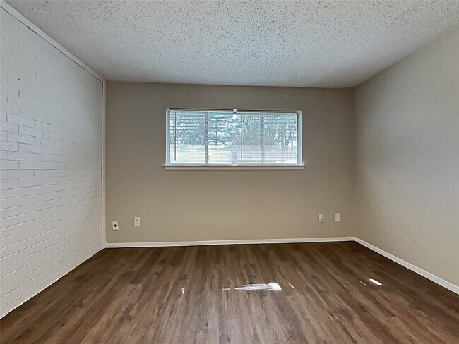 Building Photo - 24111 Spring Towne Dr
