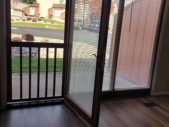 Building Photo - 1247 Holland Park Blvd