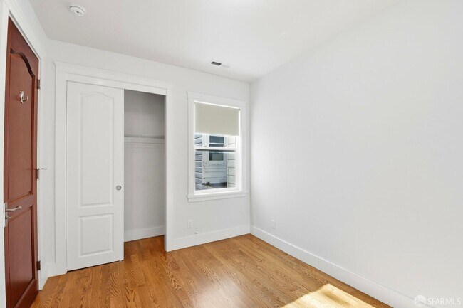 Building Photo - 526 Silver Ave