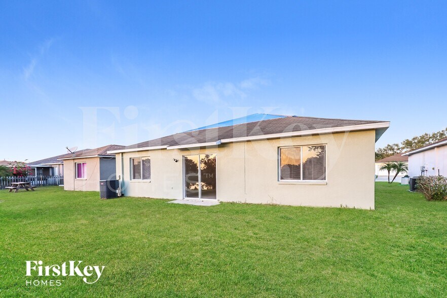 Building Photo - 13353 Prestwick Dr