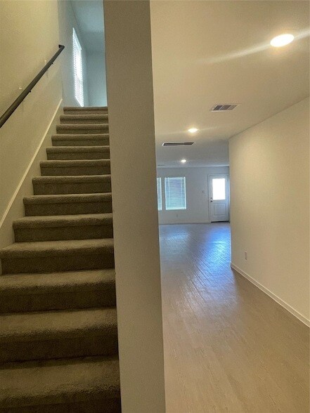 Building Photo - 112 Stran St