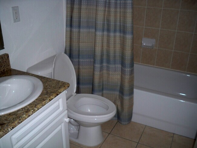 Building Photo - Saint Charles - Luxury 2 Bedroom, 2 Bathroom Condo