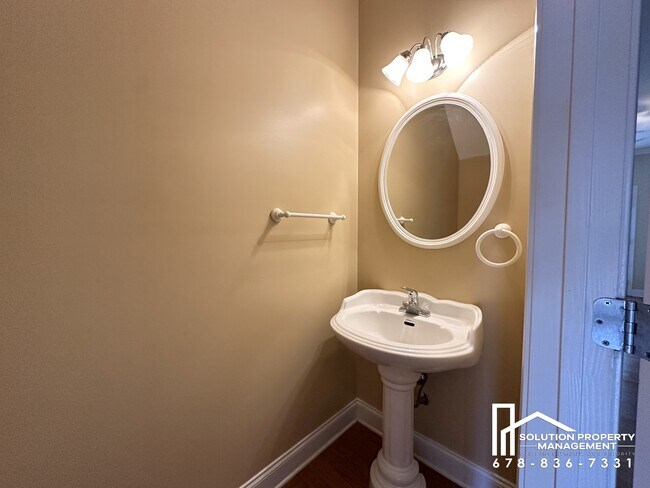 Building Photo - 34 N Oaks Cir