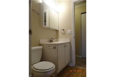 Building Photo - 2BD/2BA Condo in Flower Hill - near Shady Grove METRO!