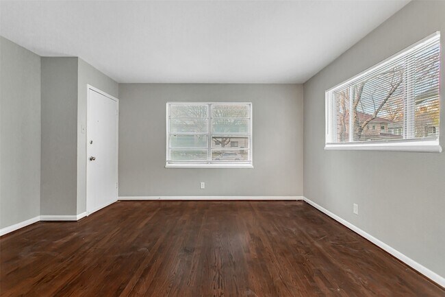 Building Photo - 4916 Worth St