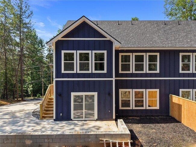 Building Photo - 111-113 Shannandoah Dr