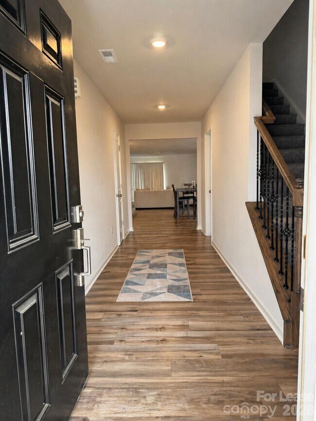 Building Photo - 10227 Chatham Run Ln