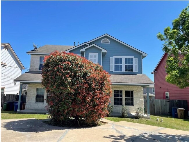 Building Photo - 7509 Lazy Creek Dr