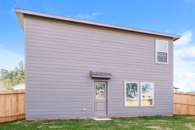 Building Photo - 15298 Abella Dr