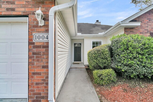 Building Photo - 1004 Cobblestone Blvd