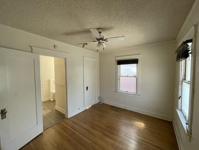 Bedroom w/ closet door - 361 Gladys Ave