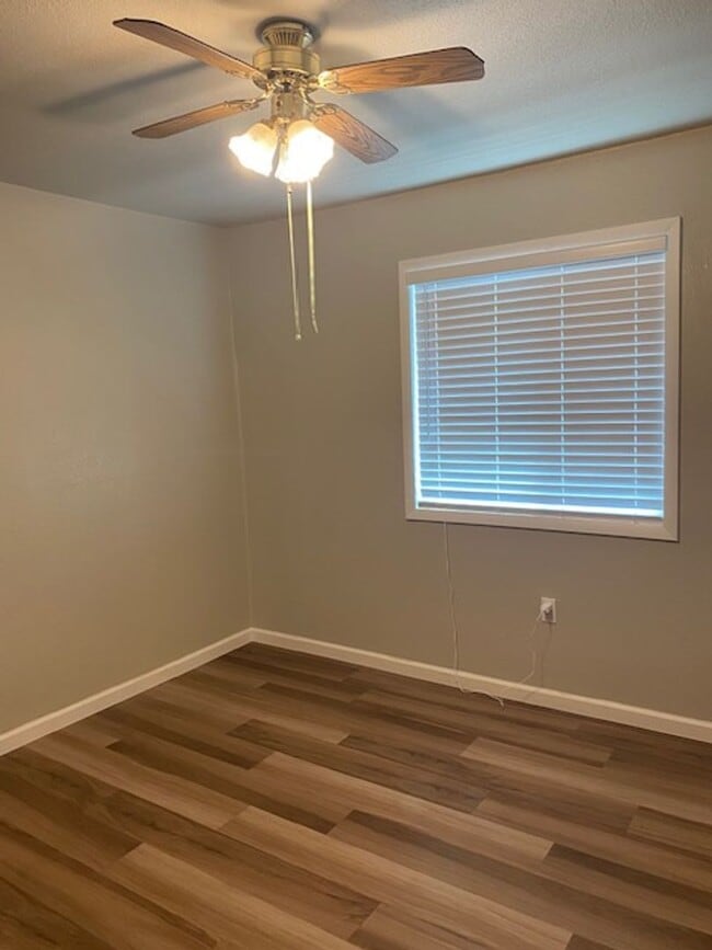 Building Photo - Vintage Charm Meets Modern Comfort!